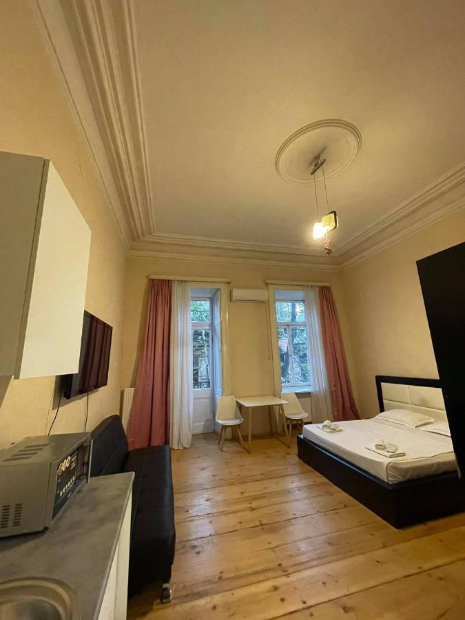 Downtown Room Tbilisi Esterno foto