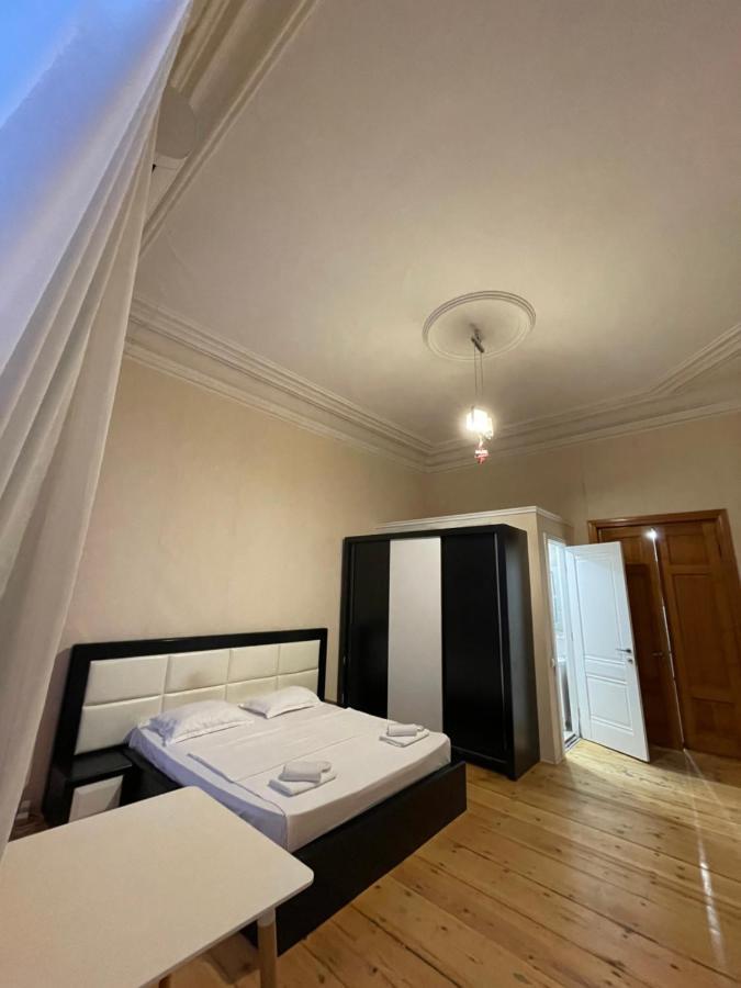 Downtown Room Tbilisi Esterno foto