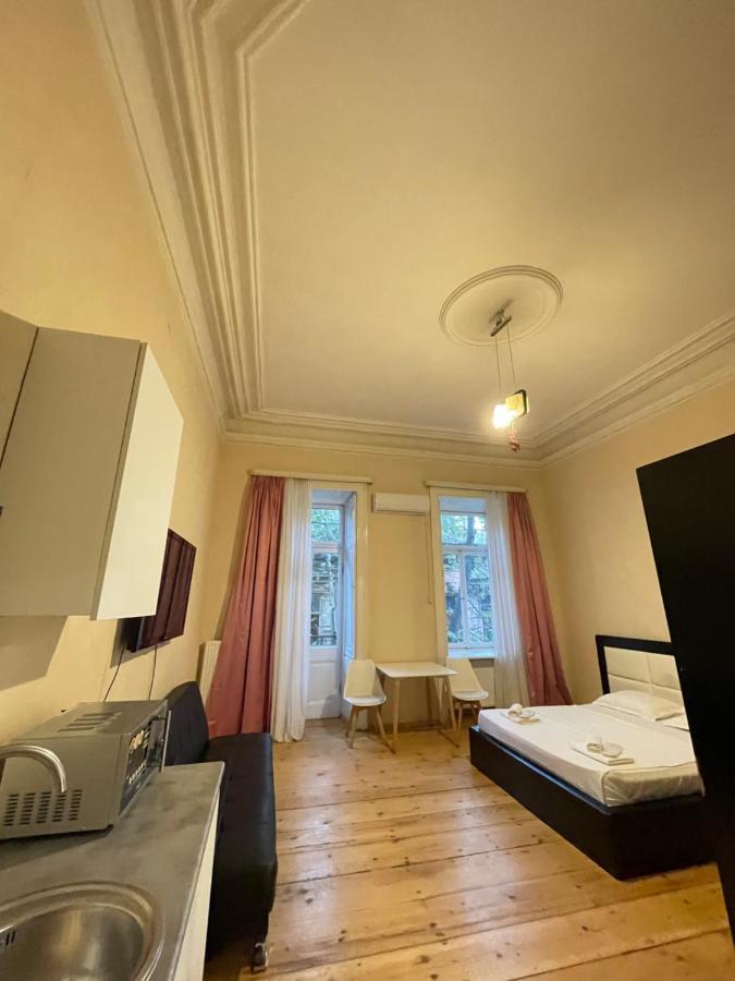 Downtown Room Tbilisi Esterno foto