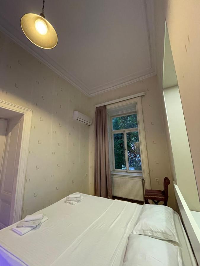 Downtown Room Tbilisi Esterno foto