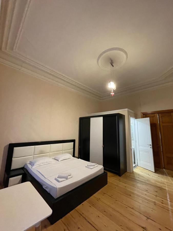 Downtown Room Tbilisi Esterno foto