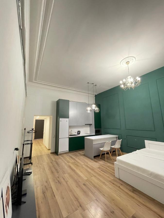 Downtown Room Tbilisi Esterno foto