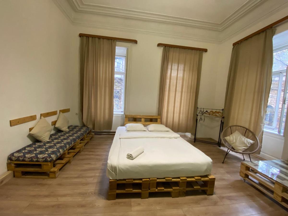 Downtown Room Tbilisi Esterno foto