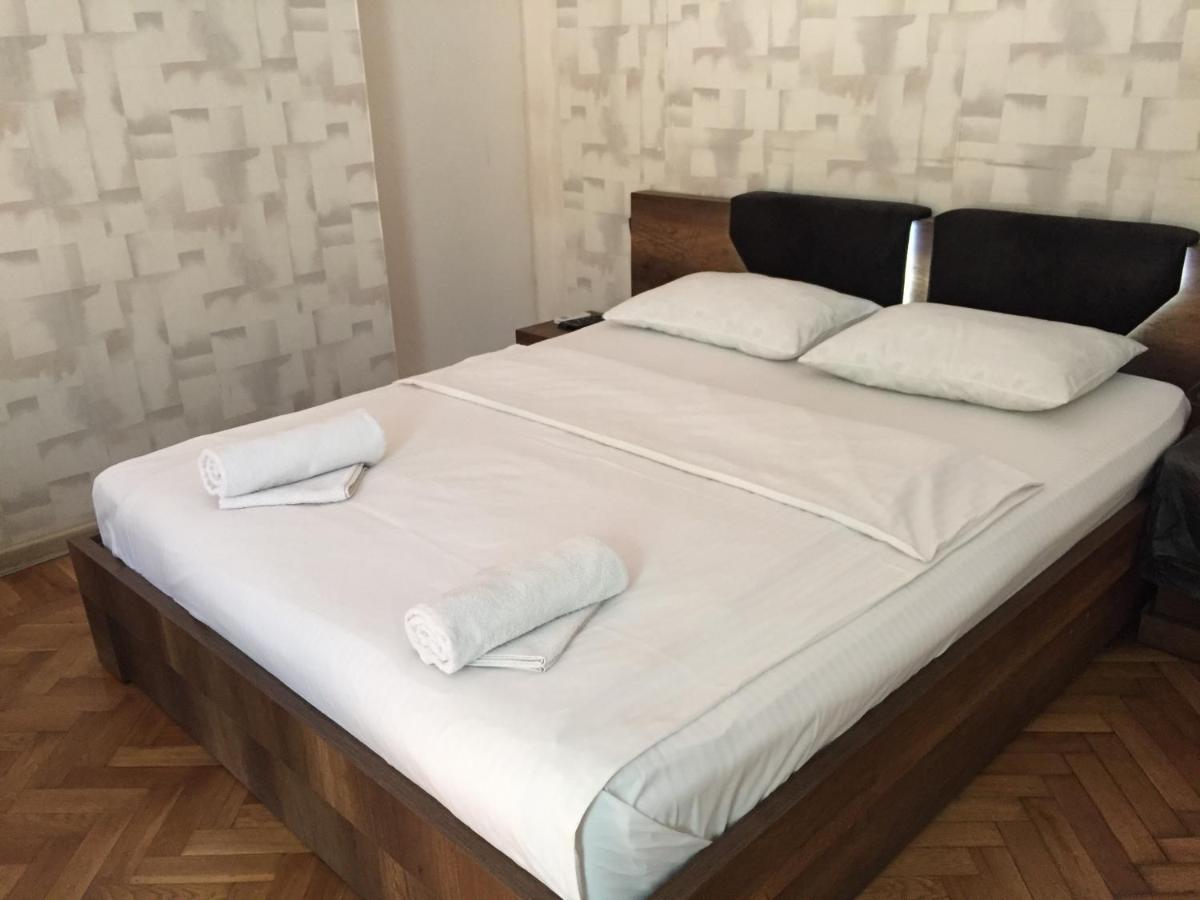 Downtown Room Tbilisi Esterno foto