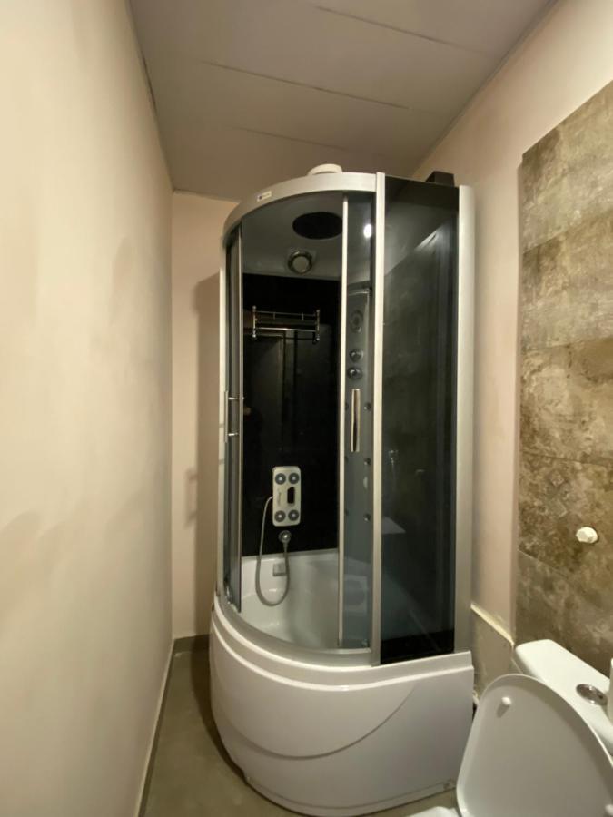 Downtown Room Tbilisi Esterno foto