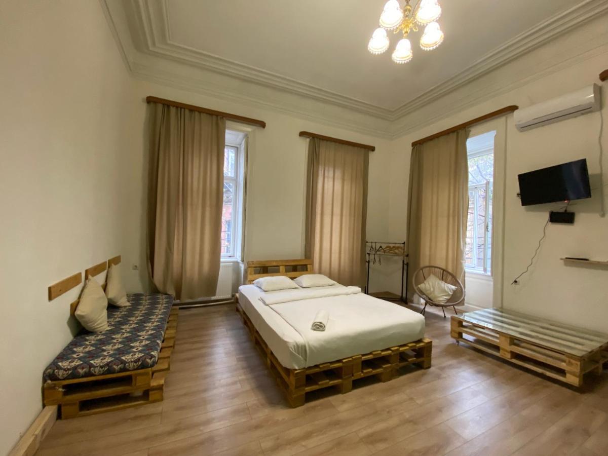 Downtown Room Tbilisi Esterno foto